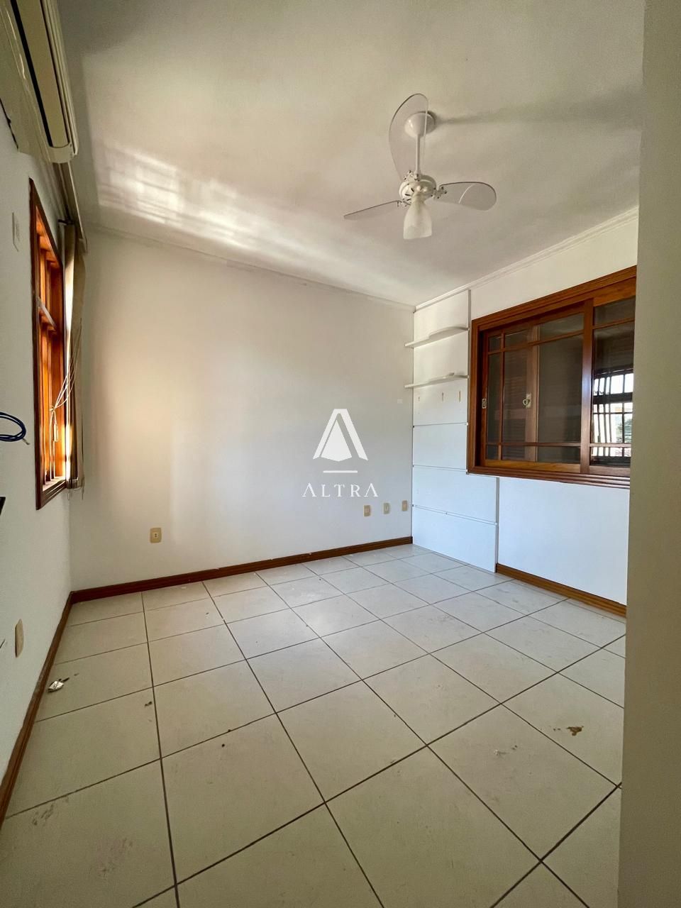 Casa à venda com 3 quartos, 216m² - Foto 12