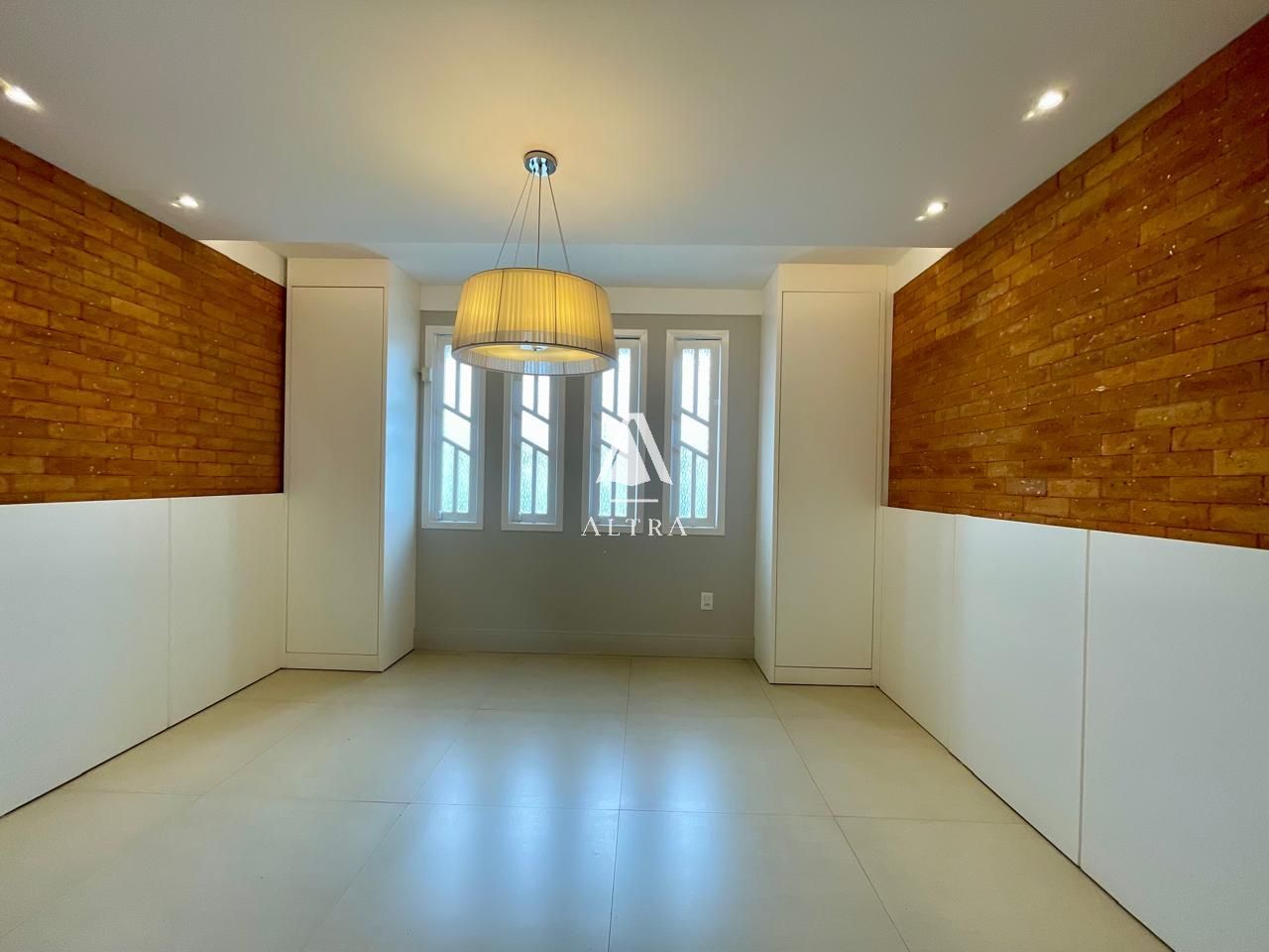 Casa à venda com 4 quartos, 240m² - Foto 13