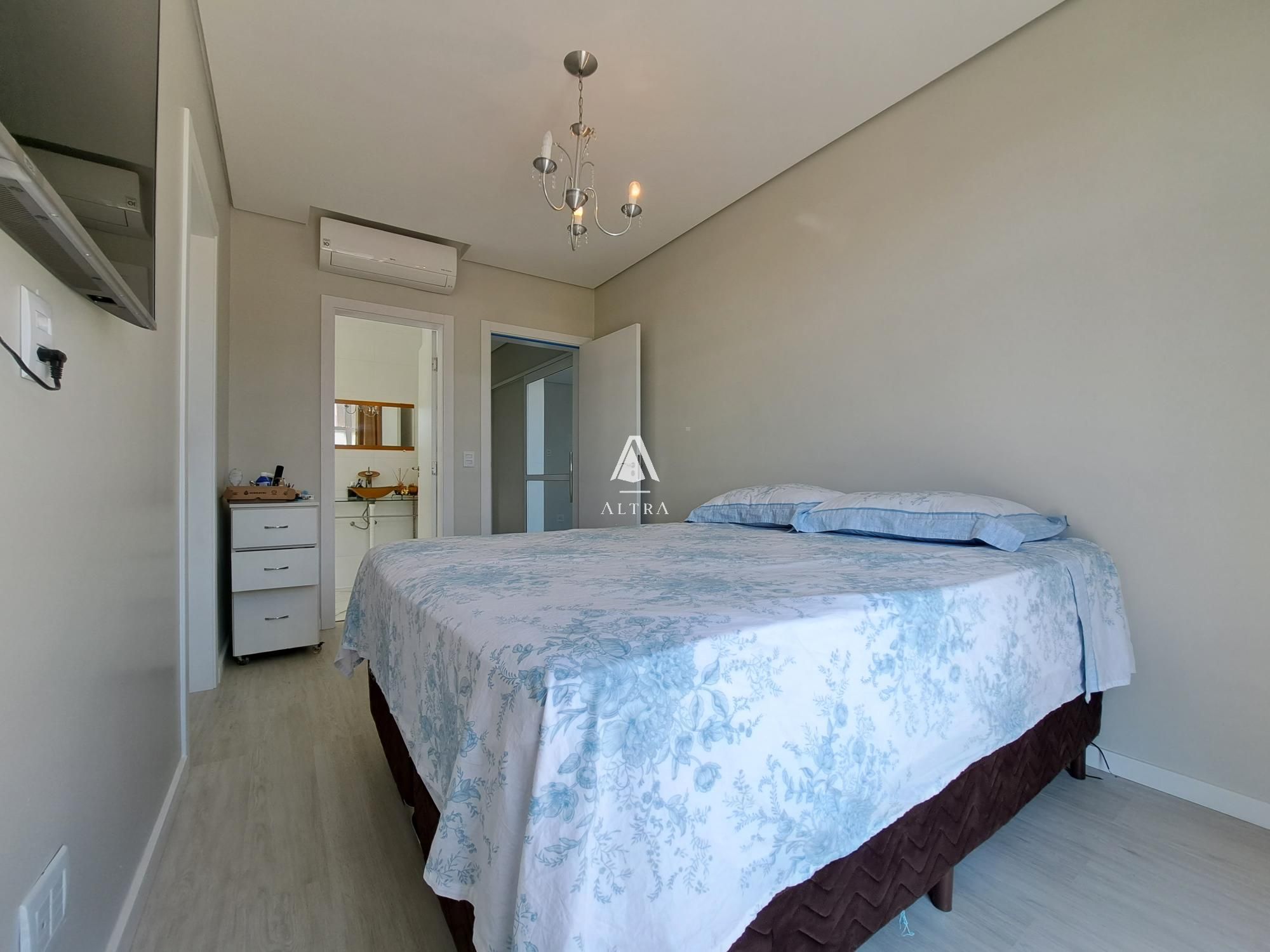 Casa à venda com 4 quartos, 240m² - Foto 18