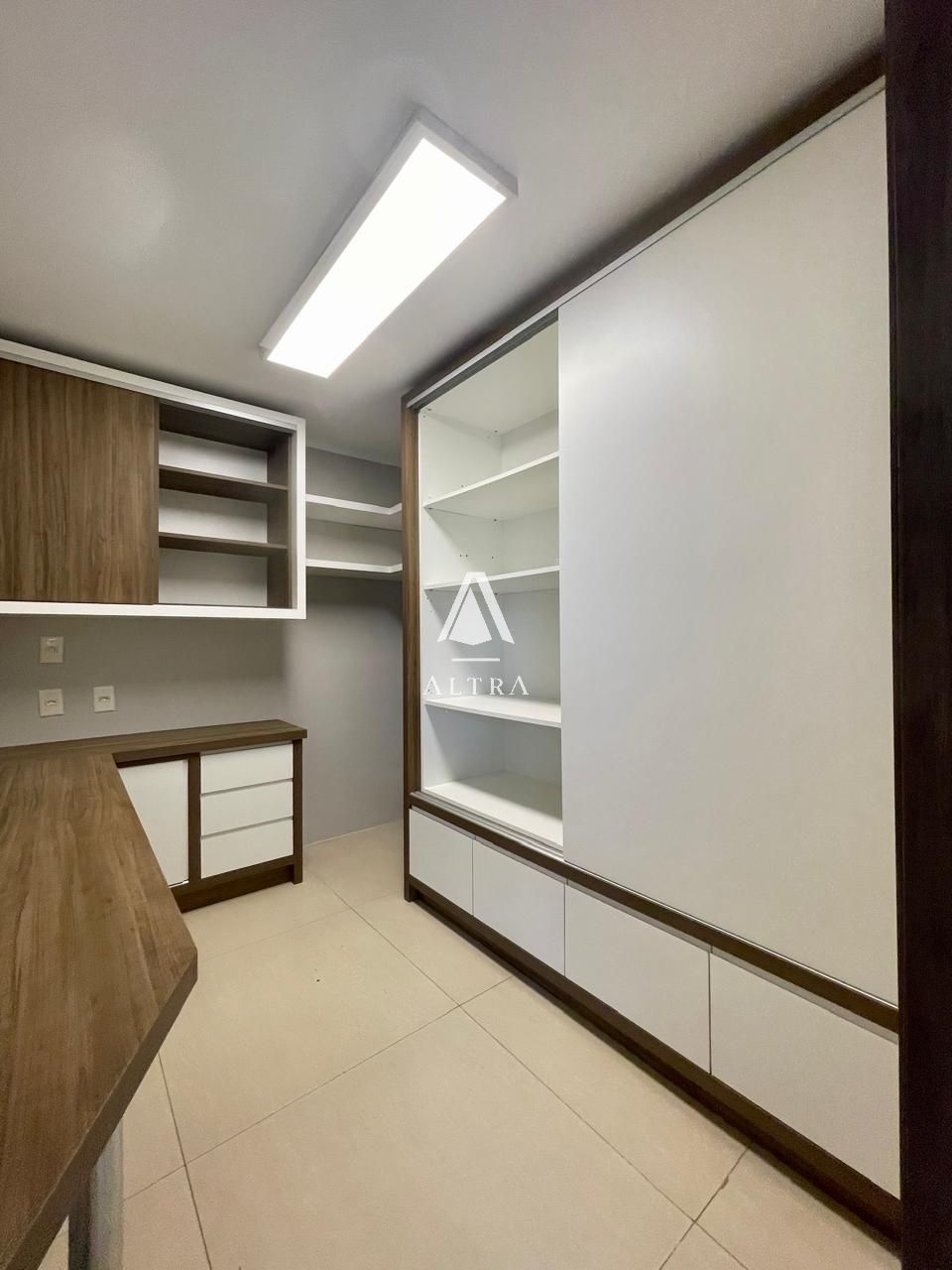 Casa, 4 quartos, 240 m² - Foto 13