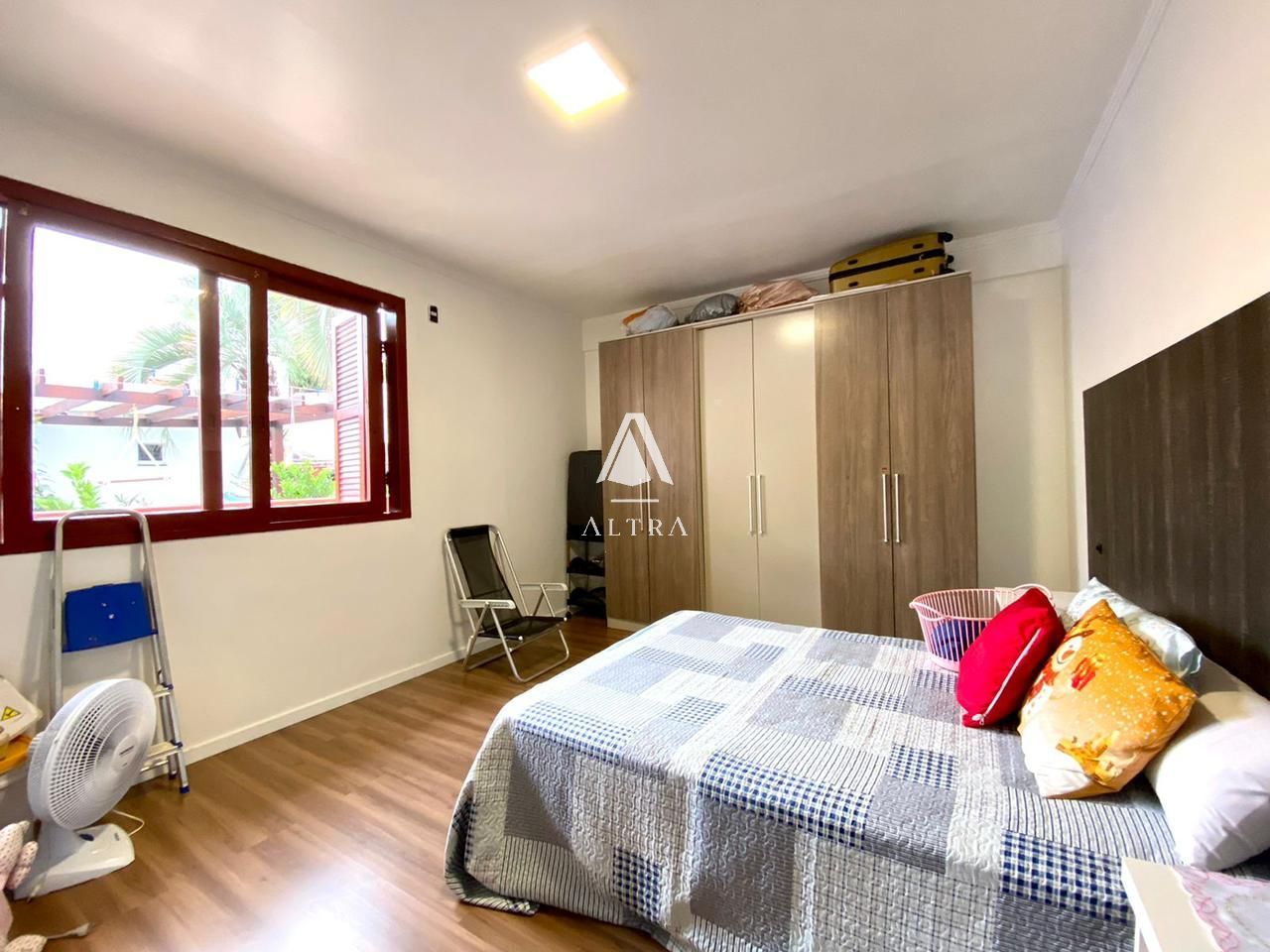 Casa à venda com 3 quartos, 203m² - Foto 14