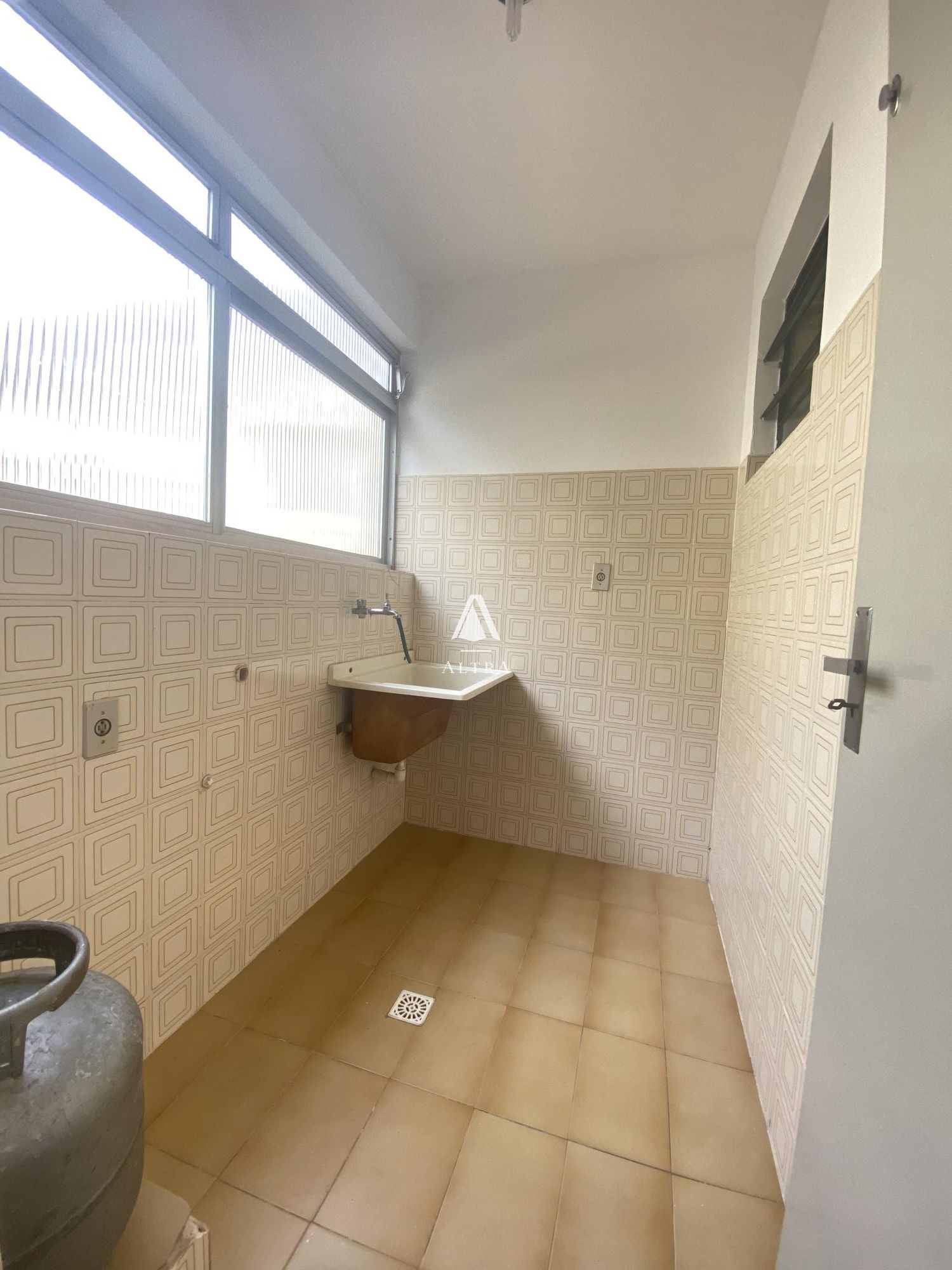 Apartamento à venda com 2 quartos, 66m² - Foto 9