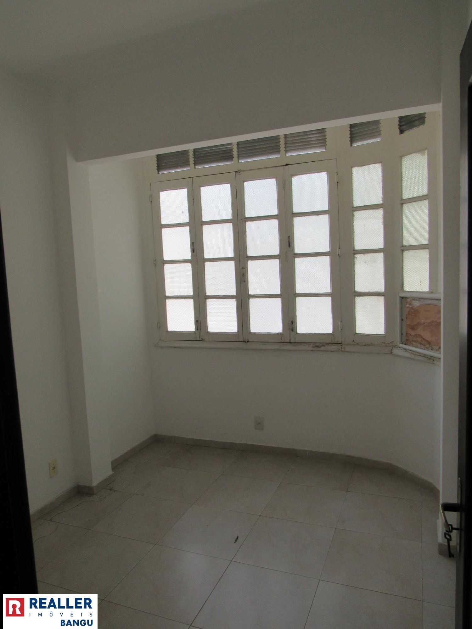 Apartamento à venda com 3 quartos, 76m² - Foto 7