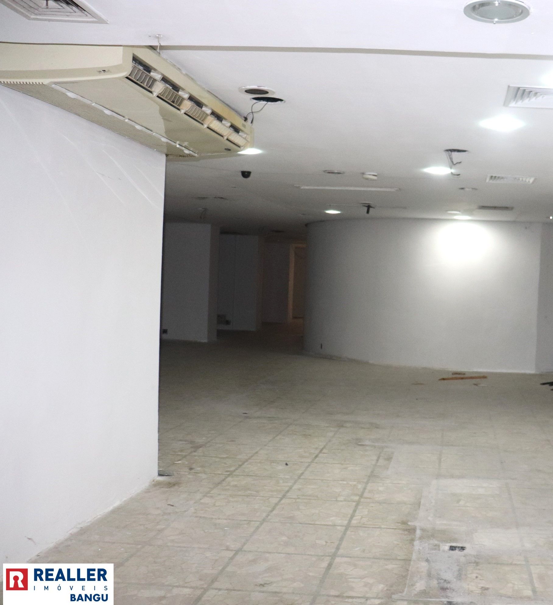 Loja-Salão para alugar com 8 quartos, 420m² - Foto 2