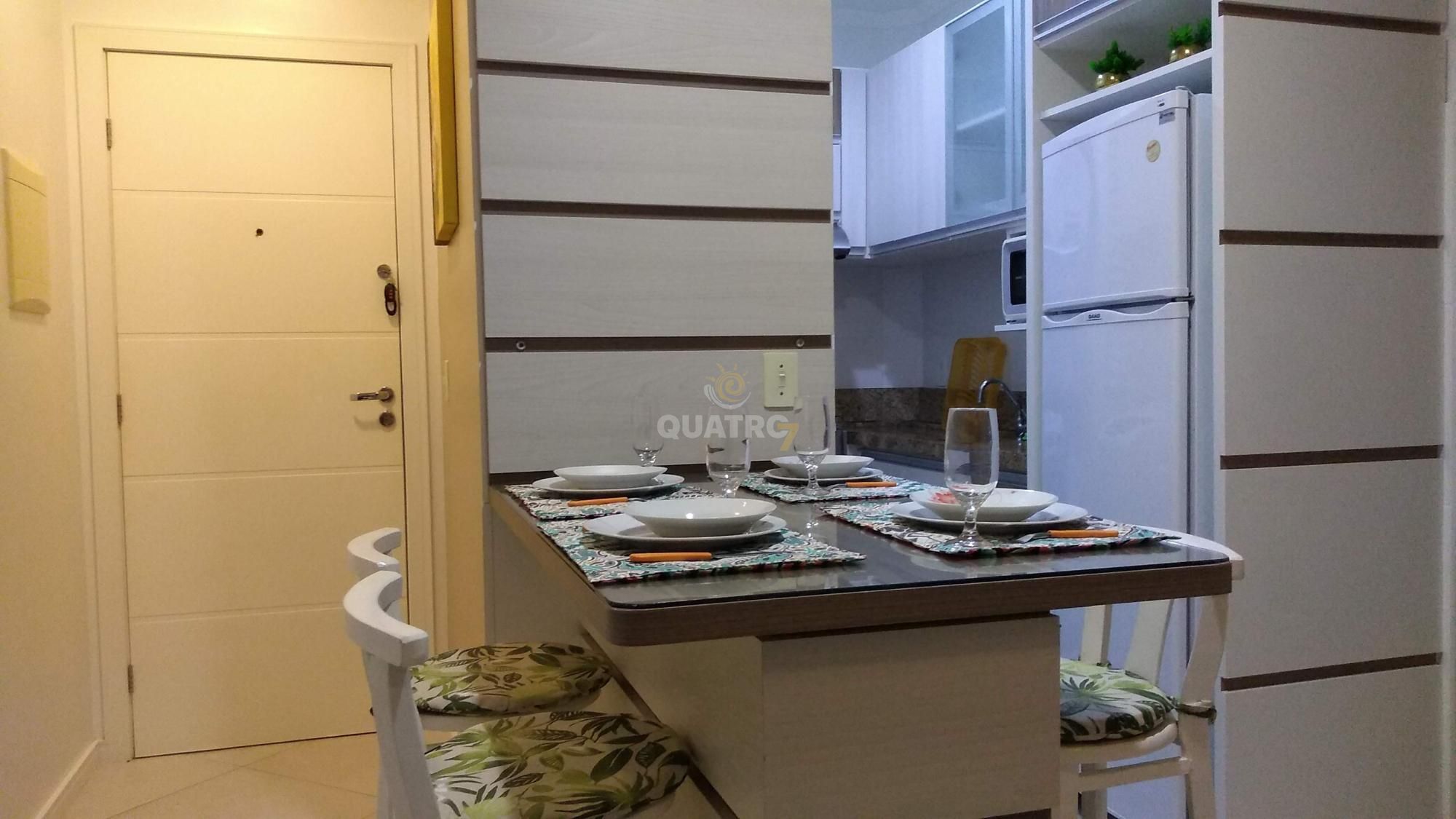 Apartamento à venda com 2 quartos, 70m² - Foto 1