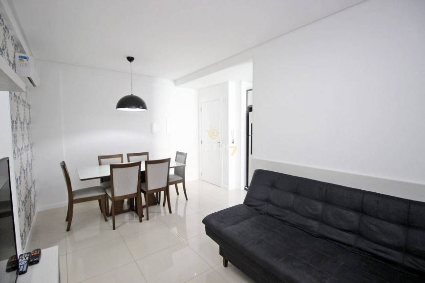 Apartamento à venda com 2 quartos, 70m² - Foto 3