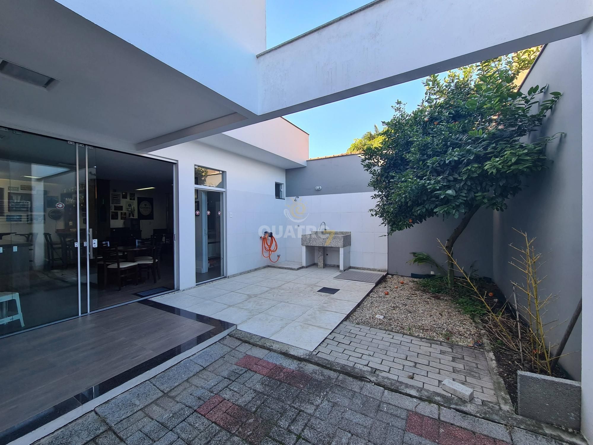 Casa à venda com 5 quartos, 260m² - Foto 30