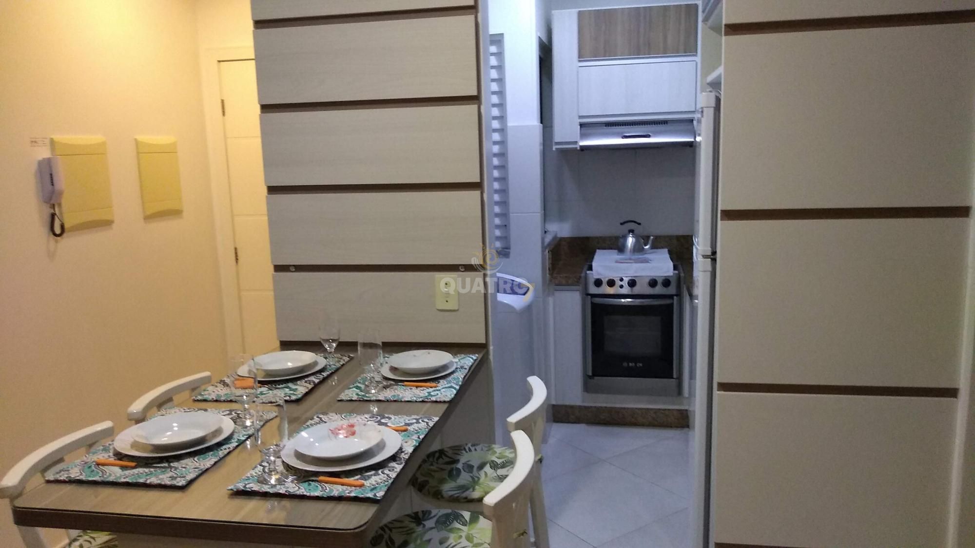 Apartamento à venda com 2 quartos, 70m² - Foto 3