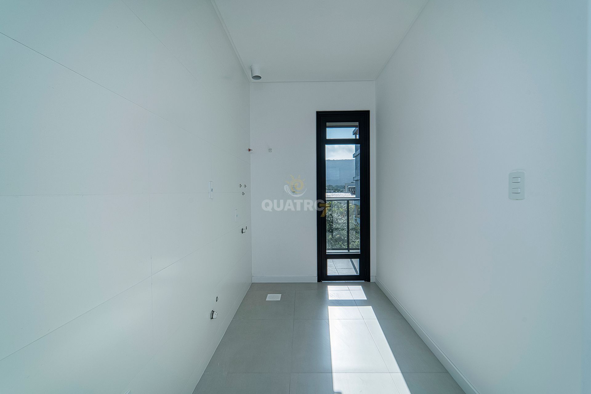 Apartamento à venda com 2 quartos, 77m² - Foto 12