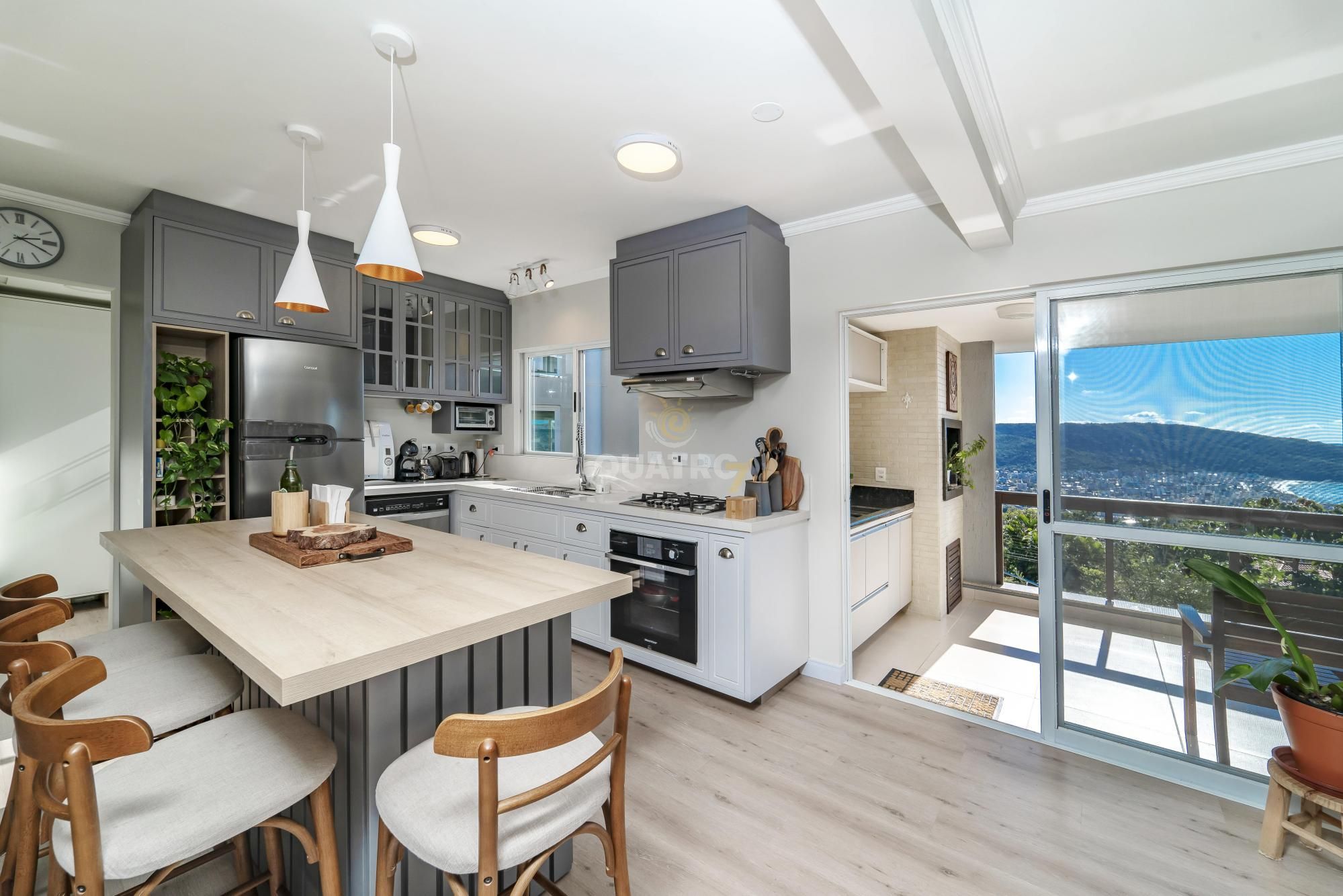 Casa à venda com 7 quartos, 408m² - Foto 3