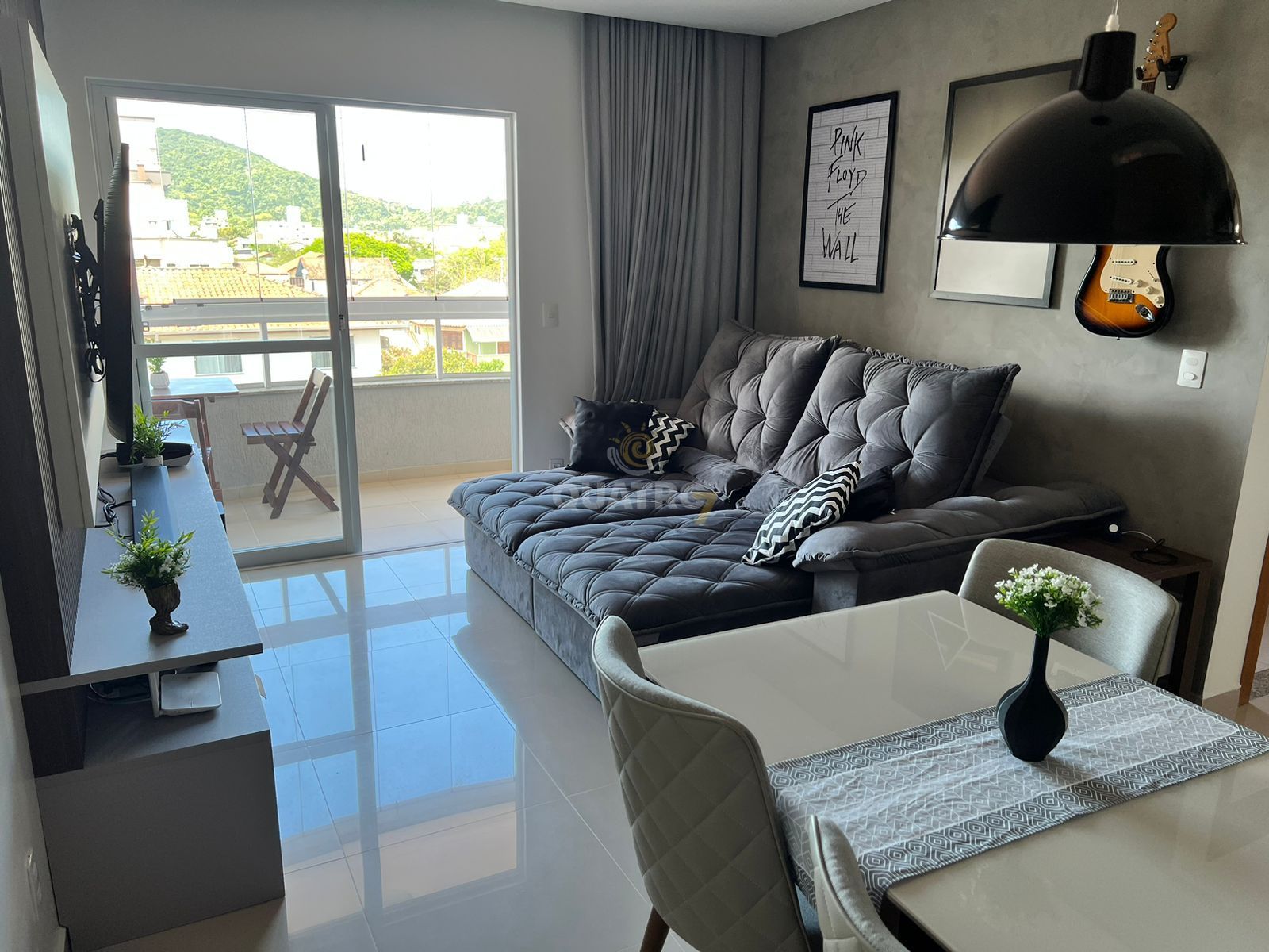 Apartamento à venda com 2 quartos, 60m² - Foto 4