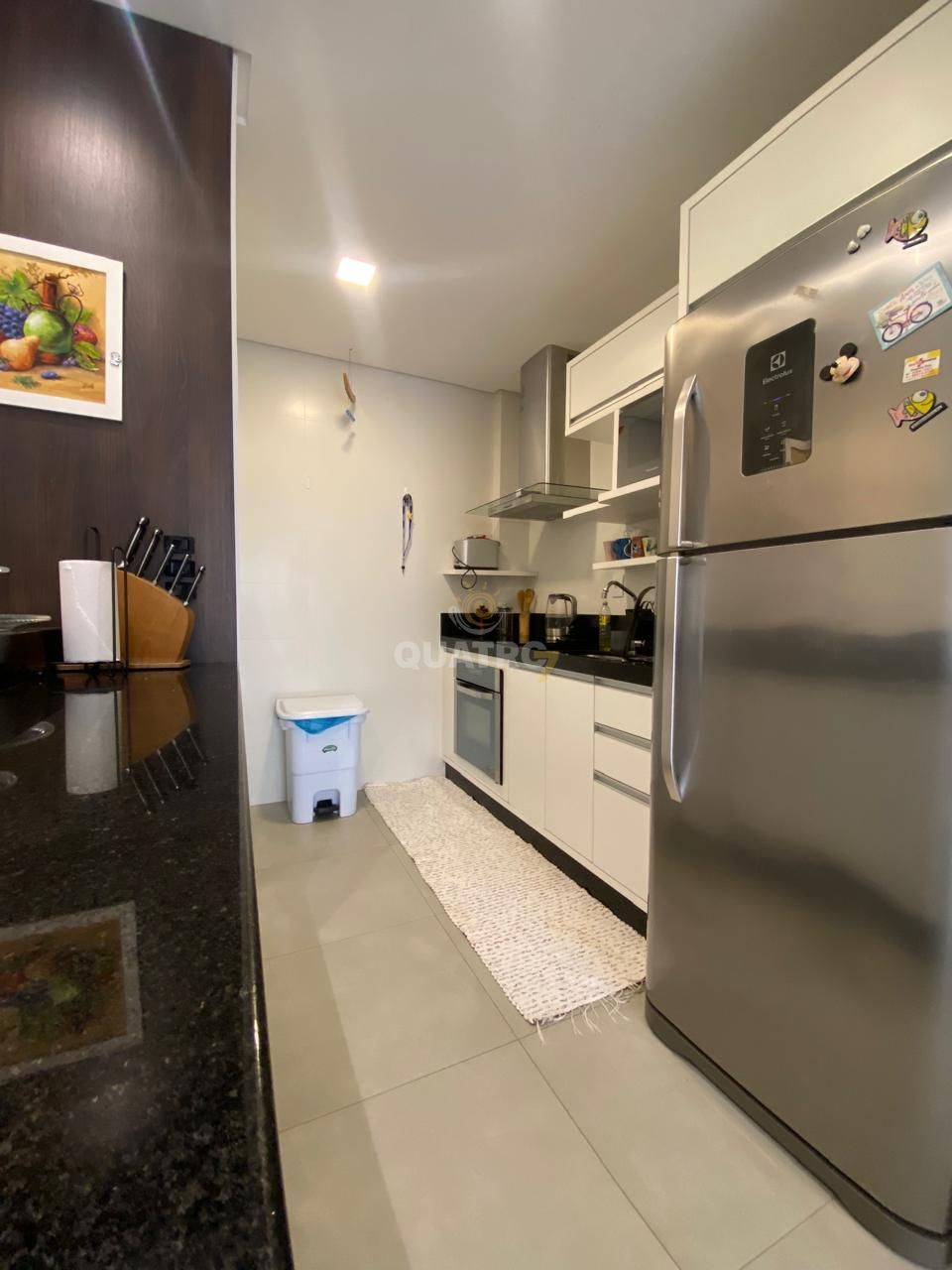 Apartamento à venda com 3 quartos, 96m² - Foto 3