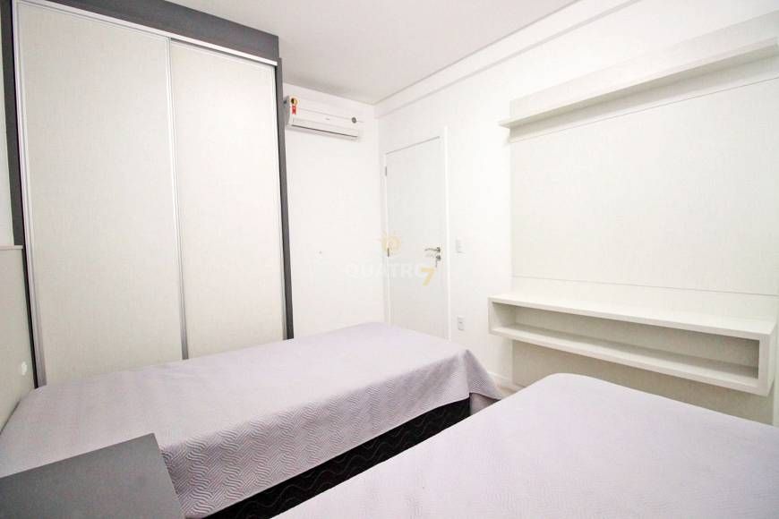 Apartamento à venda com 2 quartos, 70m² - Foto 10