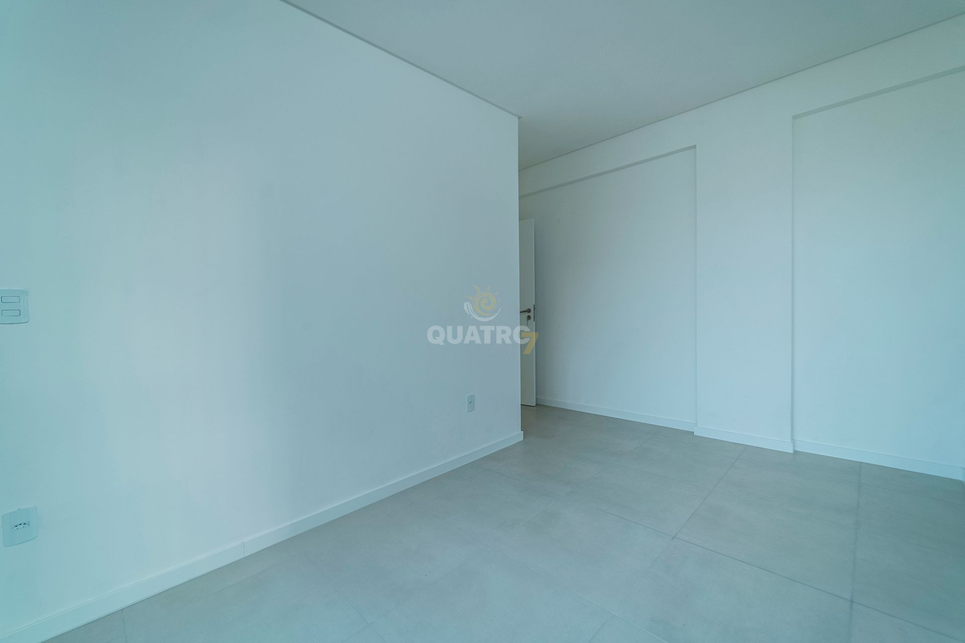 Apartamento à venda com 2 quartos, 77m² - Foto 27