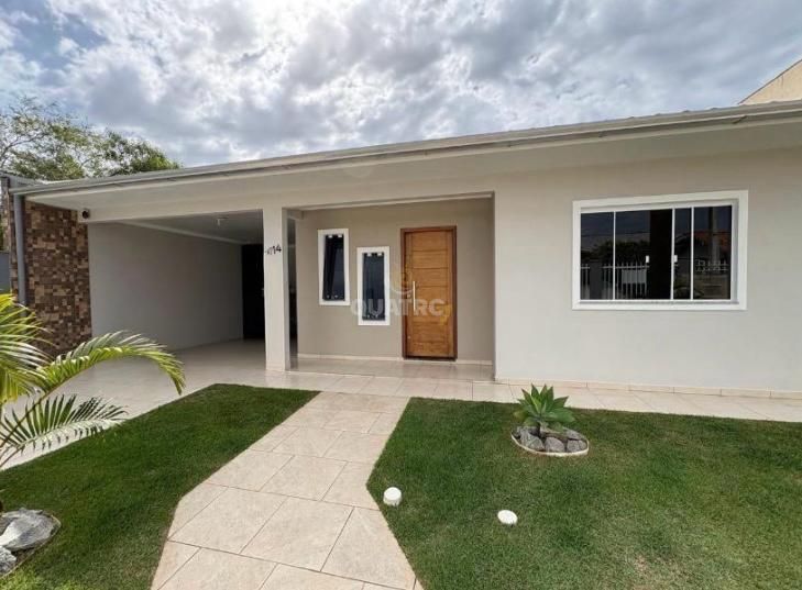 Casa à venda  no Bombas - Bombinhas, SC. Imóveis