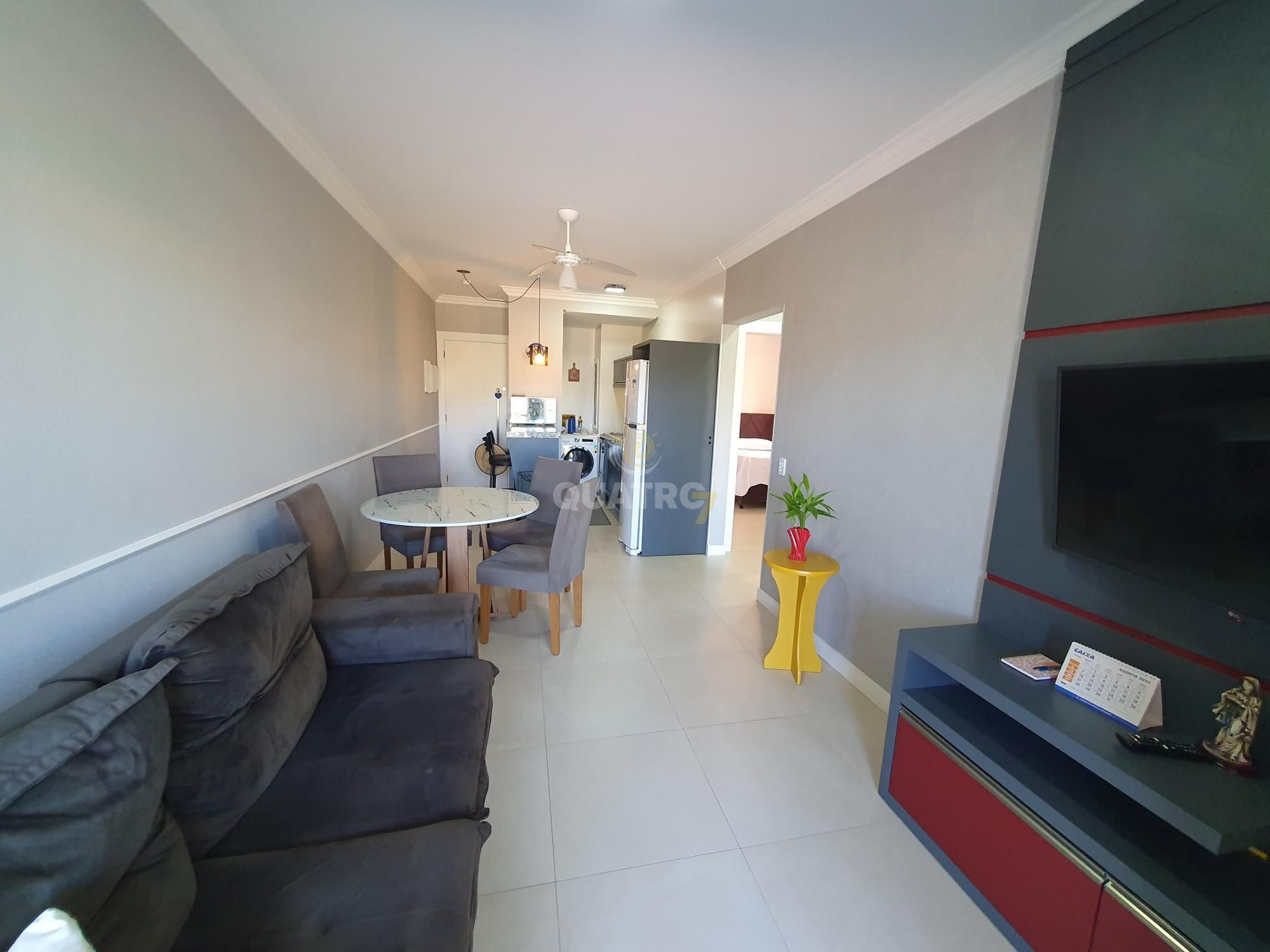 Apartamento à venda com 2 quartos, 70m² - Foto 2