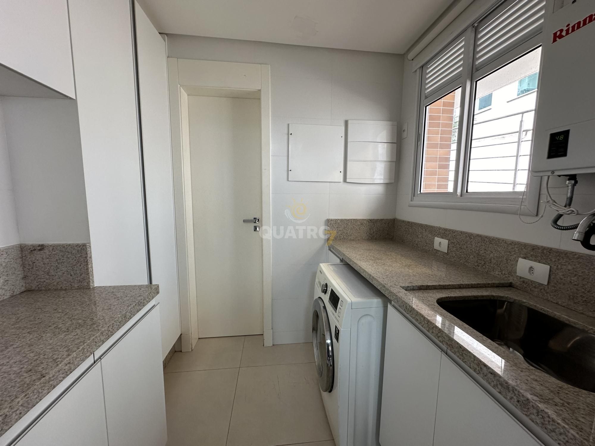 Apartamento à venda com 4 quartos, 213m² - Foto 12