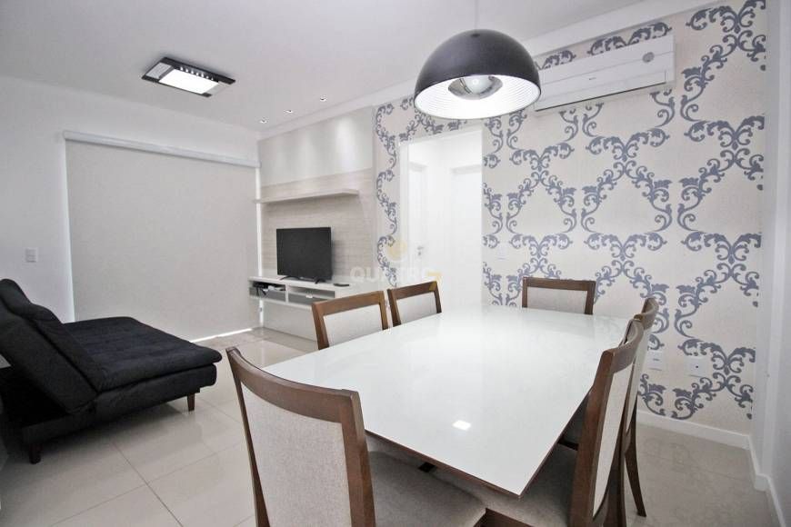 Apartamento à venda com 2 quartos, 70m² - Foto 1