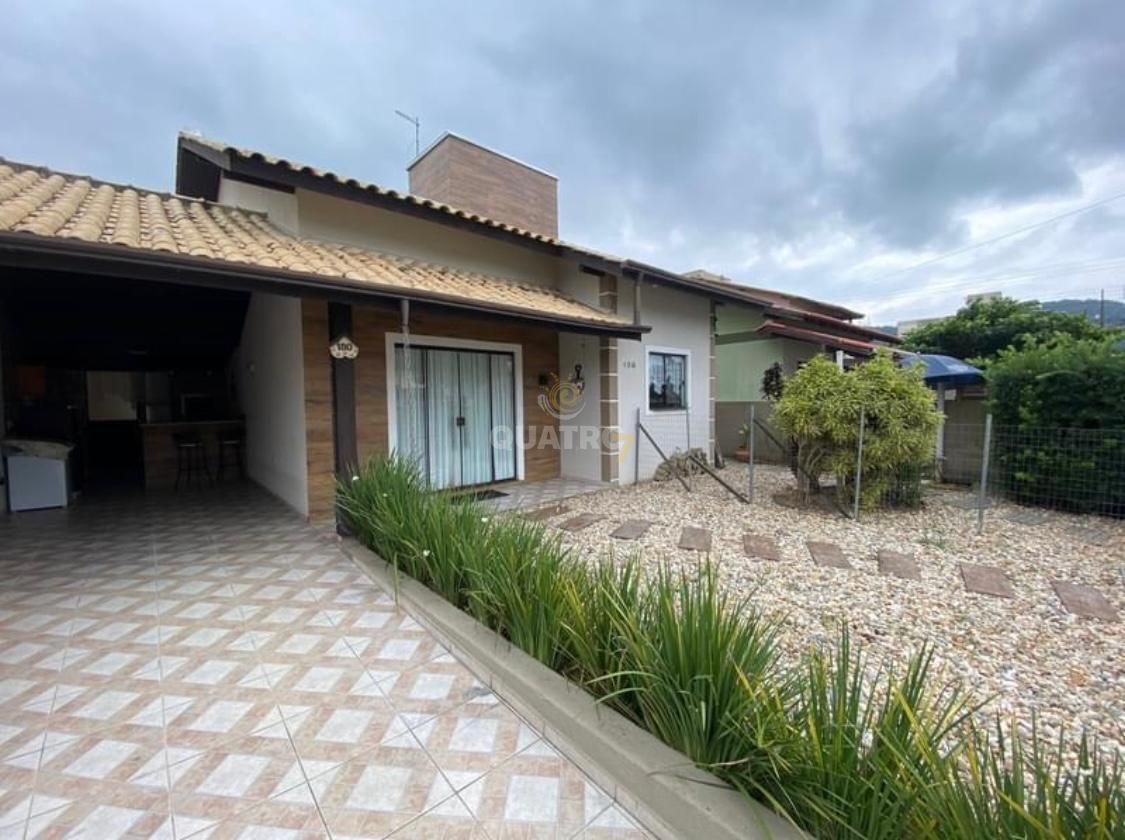 Casa à venda  no Zimbros - Bombinhas, SC. Imóveis