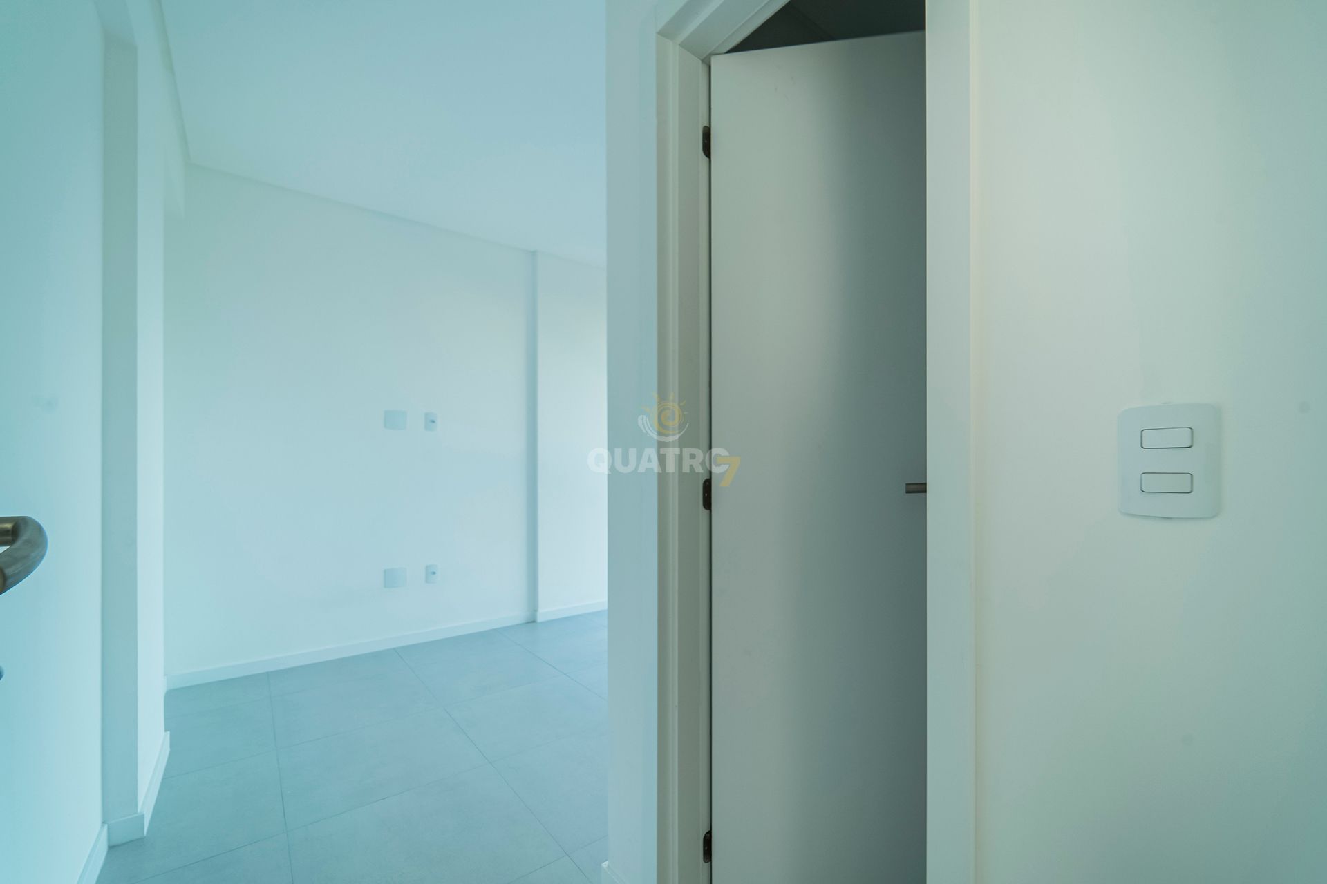 Apartamento à venda com 2 quartos, 77m² - Foto 23