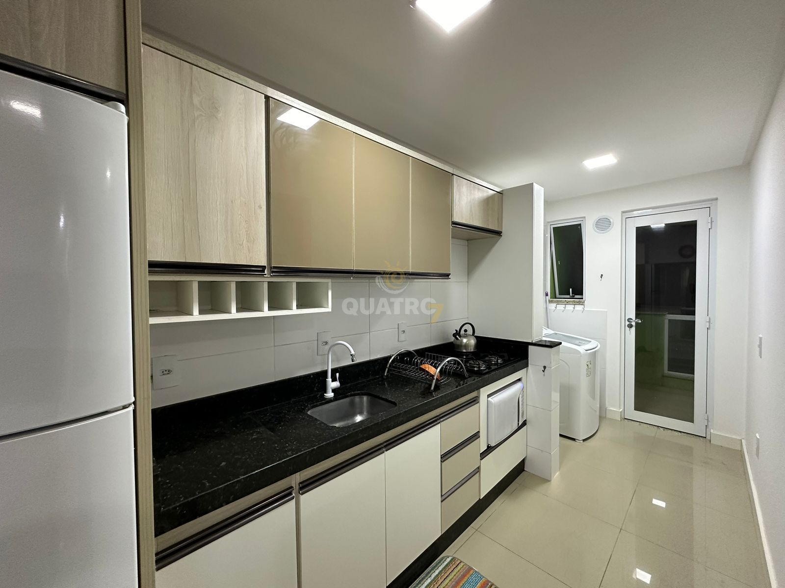 Apartamento à venda com 2 quartos, 70m² - Foto 7