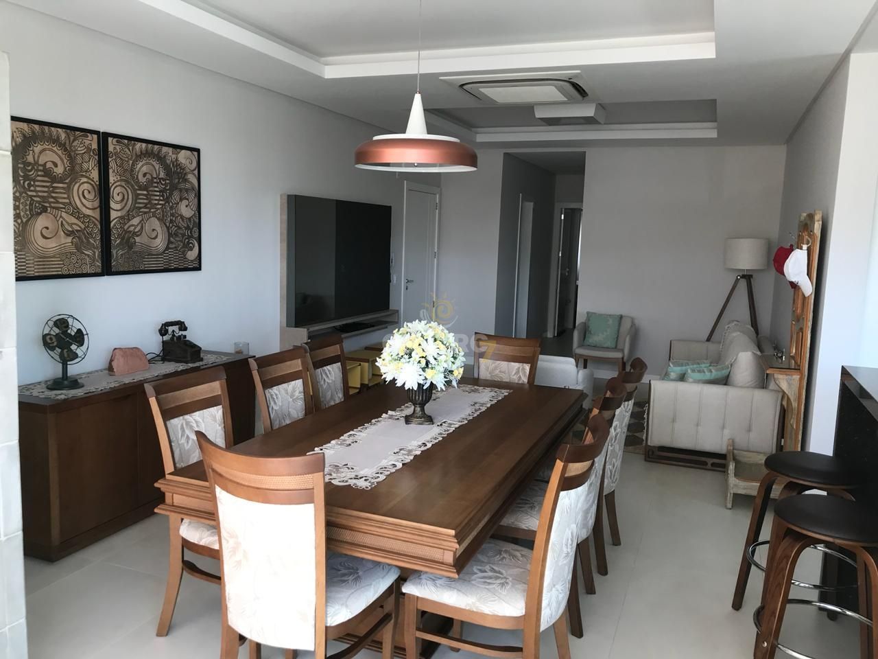 Apartamento à venda com 3 quartos, 132m² - Foto 1