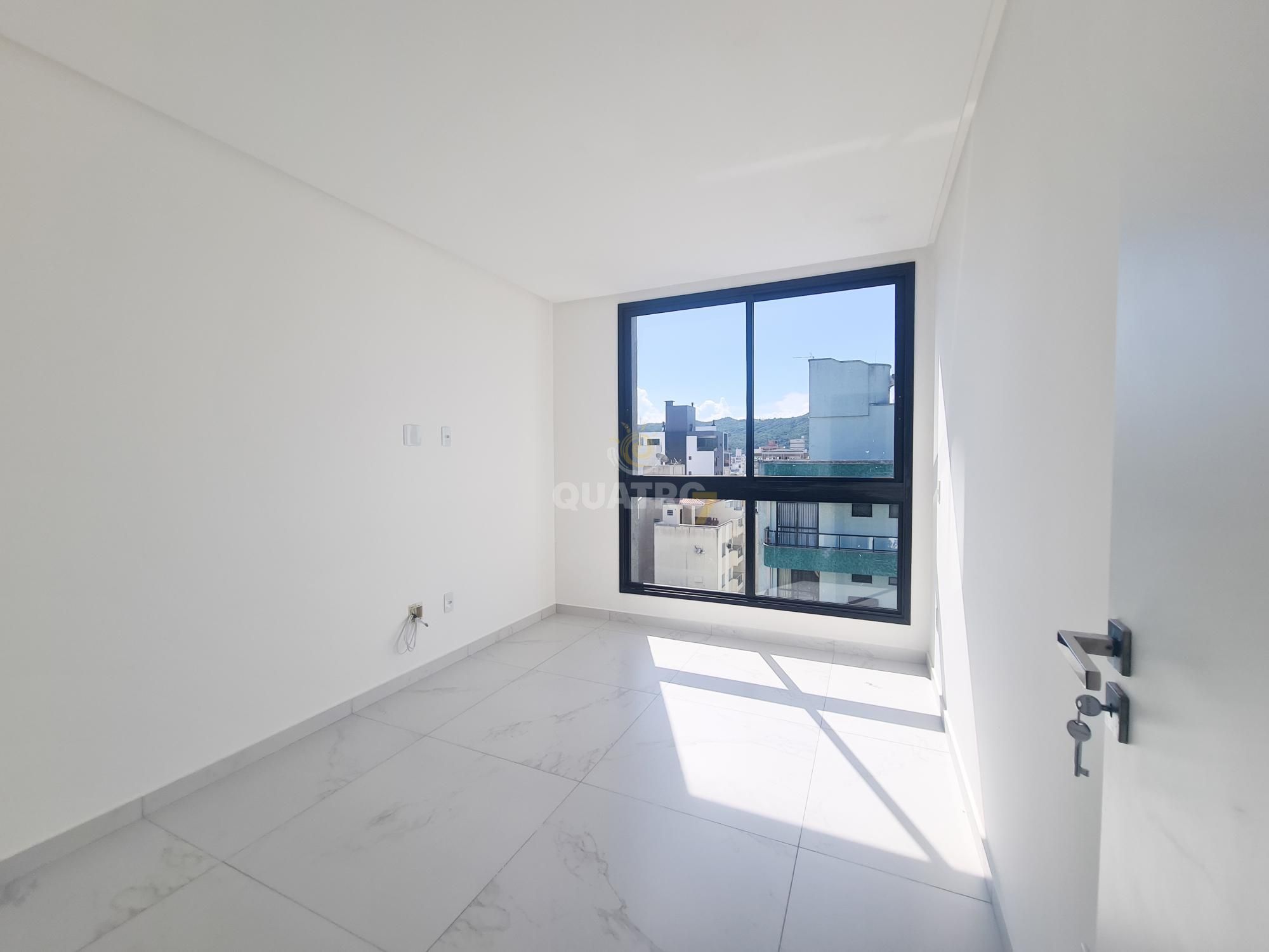 Apartamento à venda com 4 quartos, 203m² - Foto 17