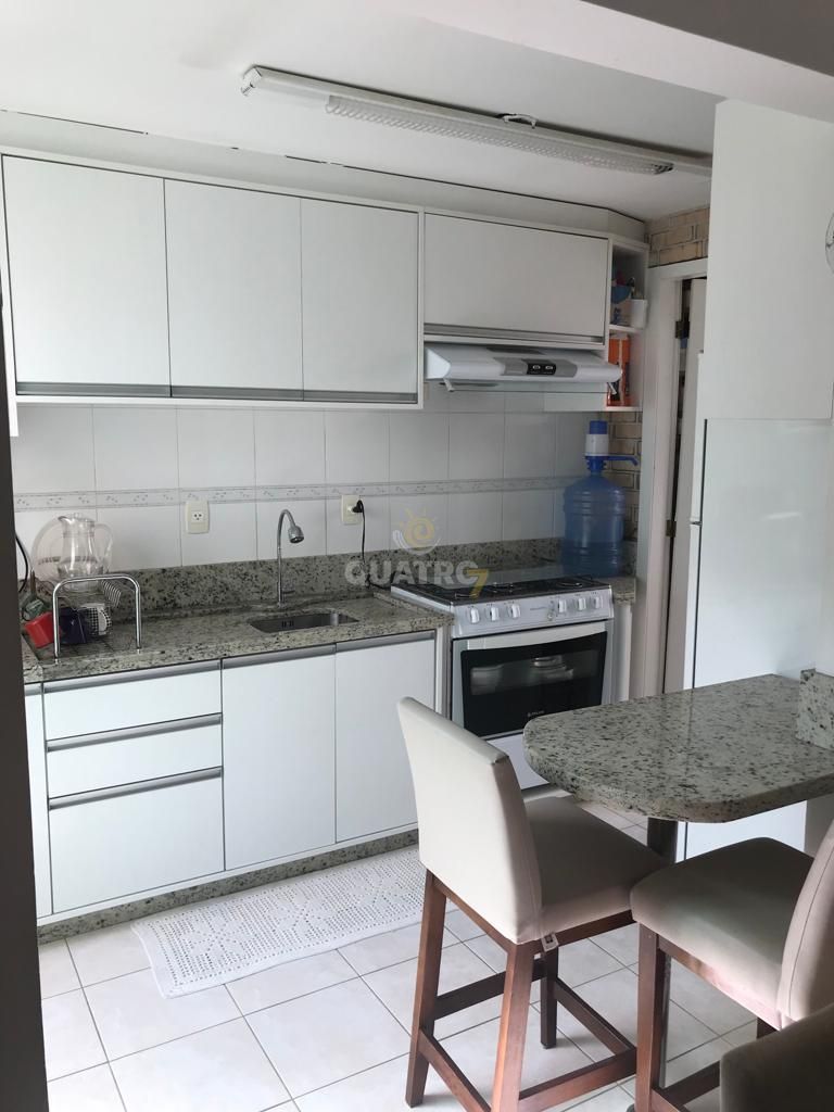 Apartamento à venda com 2 quartos, 70m² - Foto 4