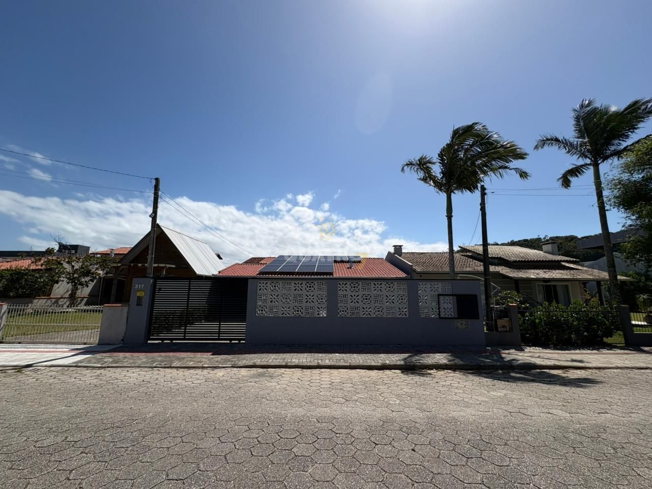 Casa à venda  no Morrinhos - Bombinhas, SC. Imóveis