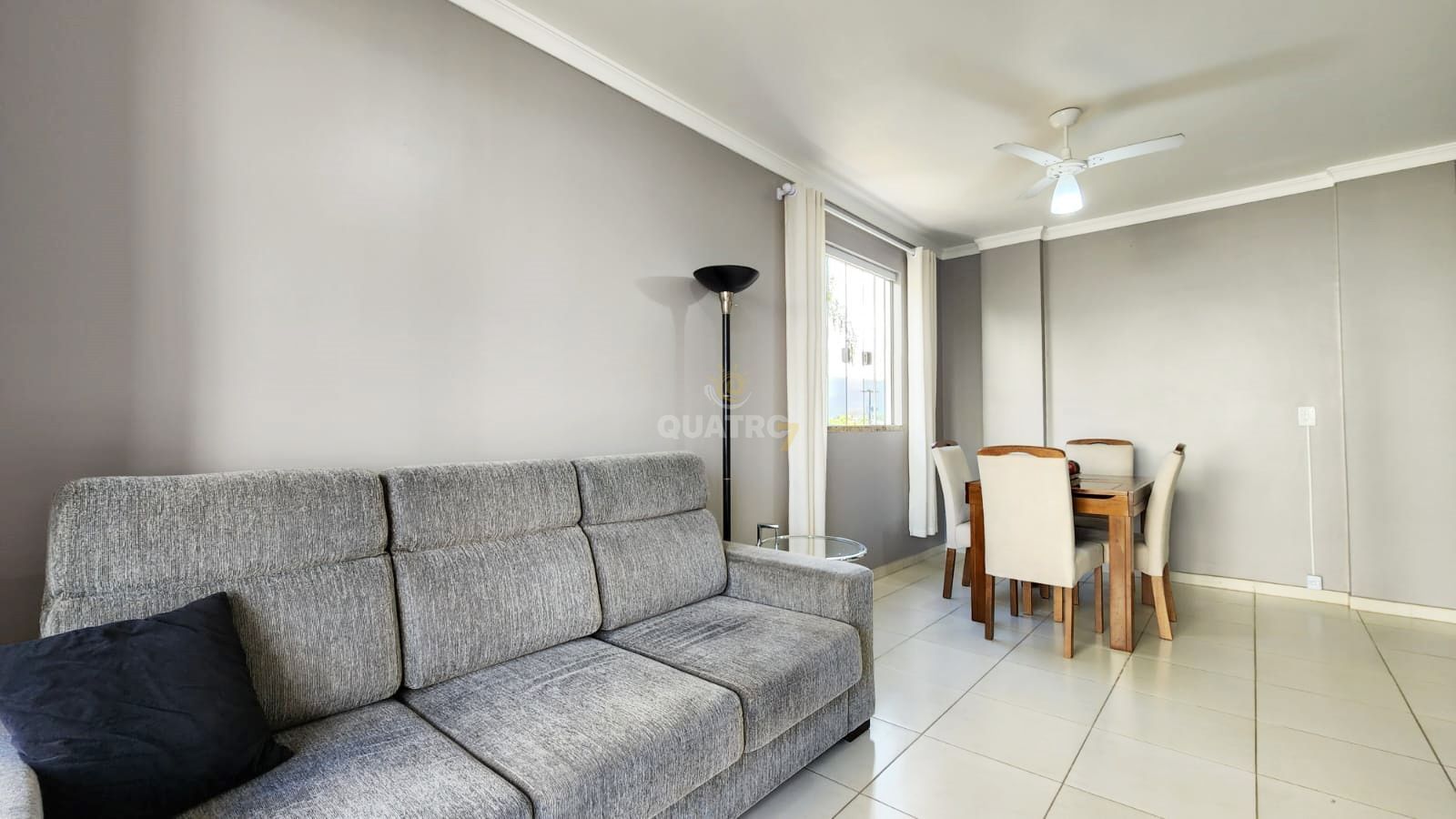 Apartamento à venda com 2 quartos, 75m² - Foto 3