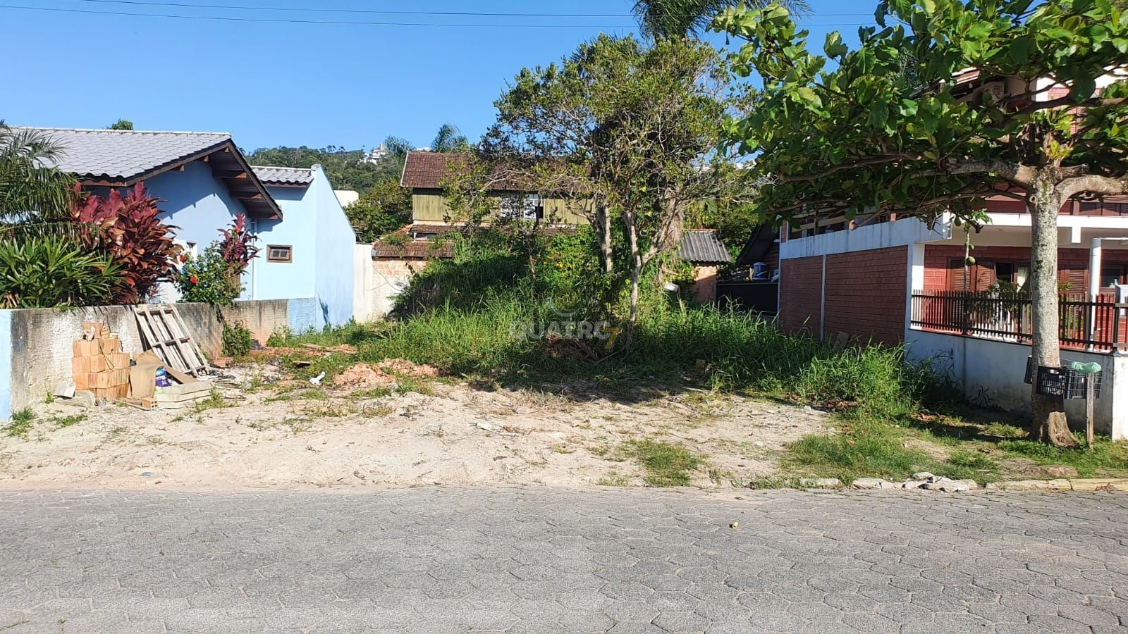 Terreno/Lote  venda  no Z Amndio - Bombinhas, SC. Imveis