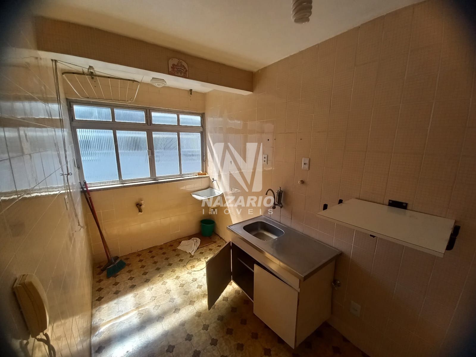 Apartamento com 2 Dormitórios à venda, 59 m² por R$ 200.000,00 Apartamento com 2 Dormitórios à venda, 59 m² por R$ 200.000,00