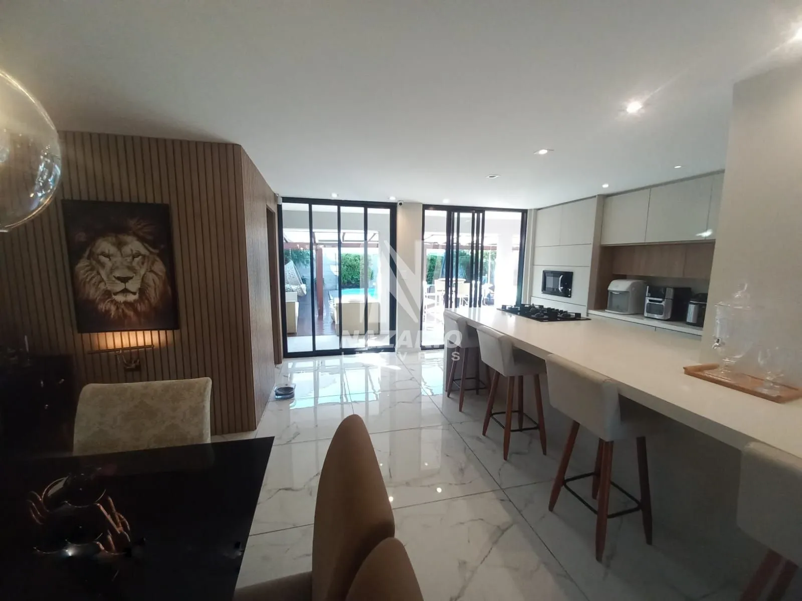 Sobrado, 3 quartos, 279 m² - Foto 4
