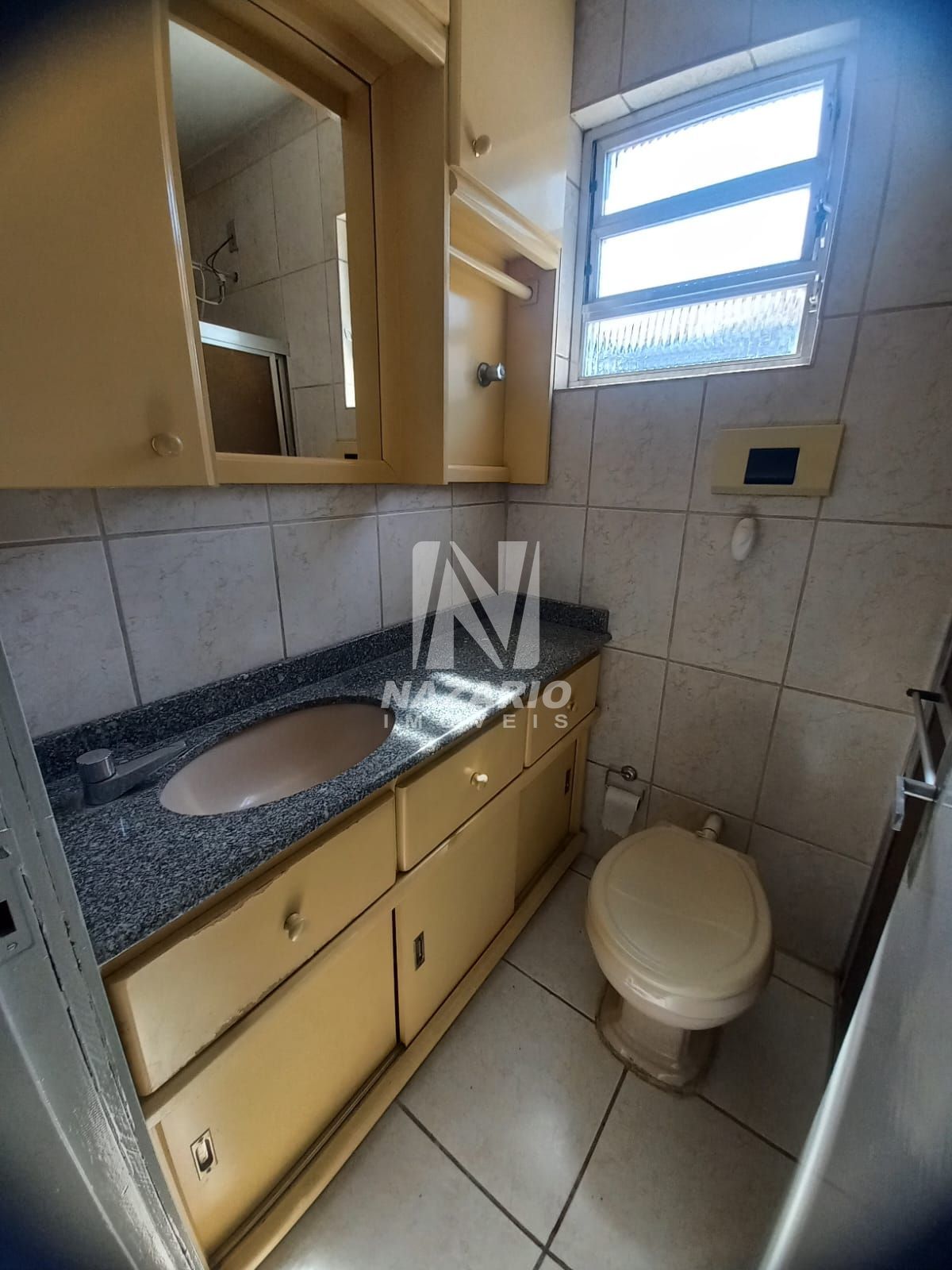 Apartamento com 2 Dormitórios à venda, 59 m² por R$ 200.000,00 Apartamento com 2 Dormitórios à venda, 59 m² por R$ 200.000,00