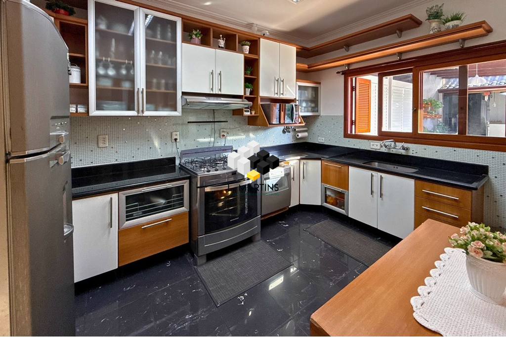 Casa à venda com 4 quartos, 328m² - Foto 14