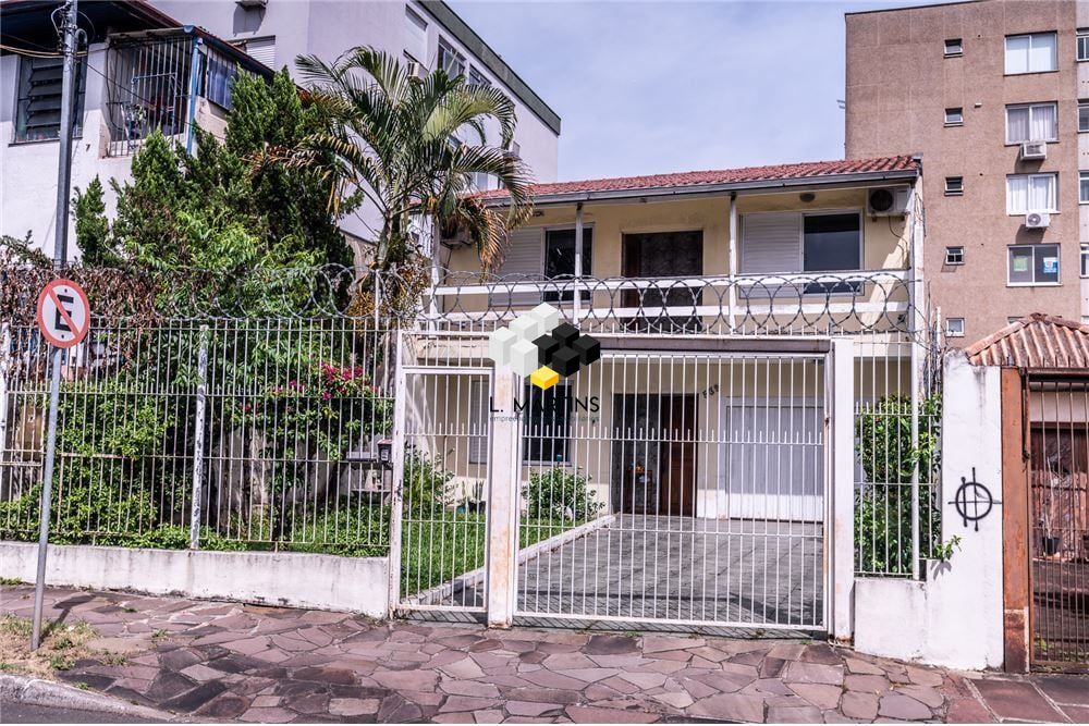 Casa à venda  no Passo D Areia - Porto Alegre, RS. Imóveis