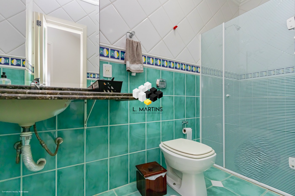 Casa com 4 Dormitórios à venda, 331 m² por R$ 1.750.000,00 Casa com 4 Dormitórios à venda, 331 m² por R$ 1.750.000,00