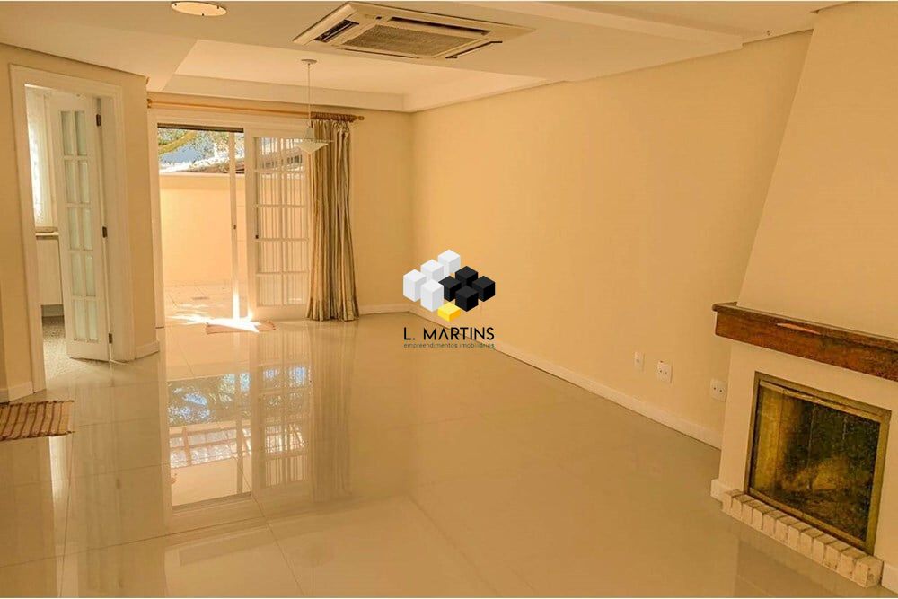 Casa de Condomínio à venda com 3 quartos, 212m² - Foto 1