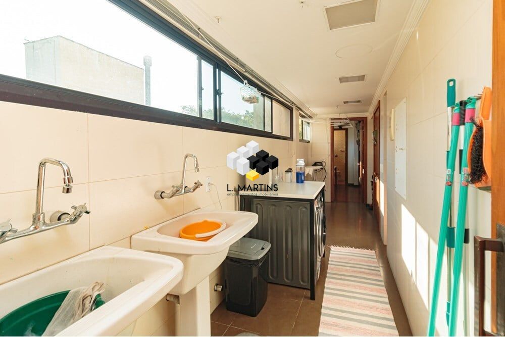 Apartamento de 4 quartos, 328m² no bairro Floresta, em Porto Alegre | Eu Corretor