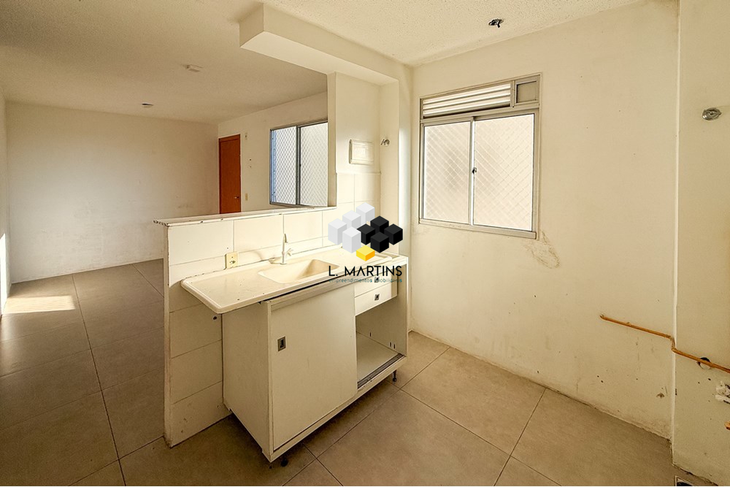 Apartamento à venda com 2 quartos, 42m² - Foto 2