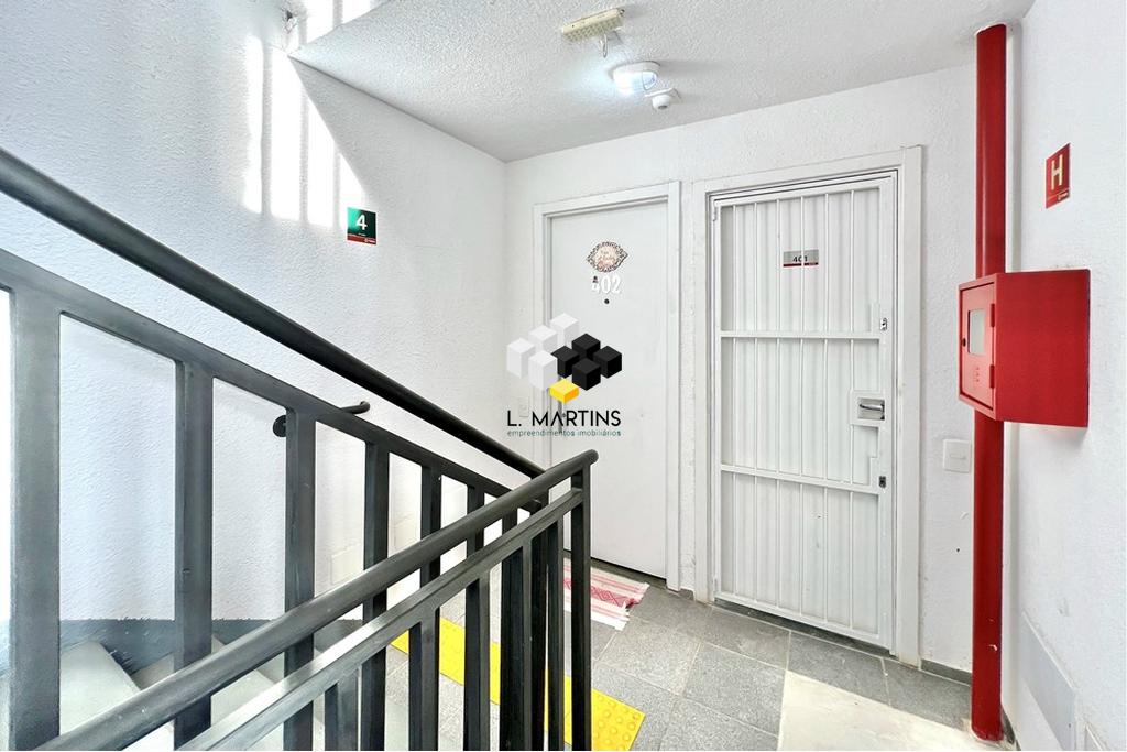 Apartamento à venda com 2 quartos, 41m² - Foto 4