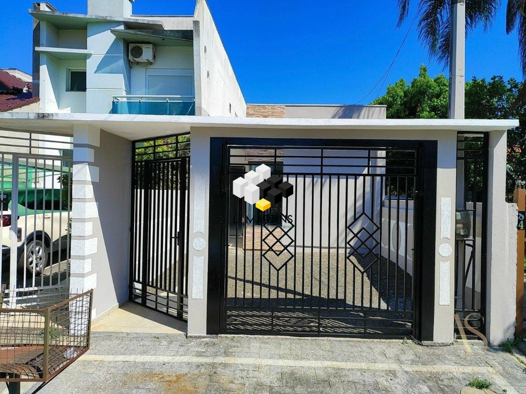 Casa à venda com 2 quartos, 96m² - Foto 1