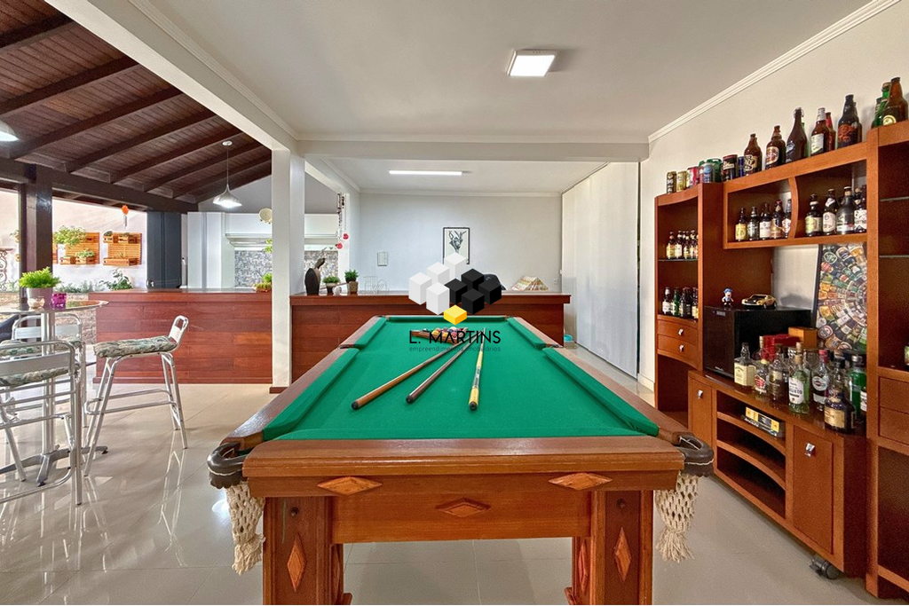 Casa à venda com 4 quartos, 328m² - Foto 37