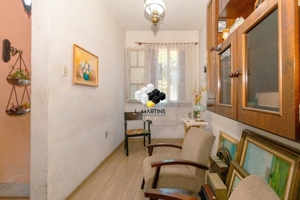 Casa à venda com 3 quartos, 130m² - Foto 1