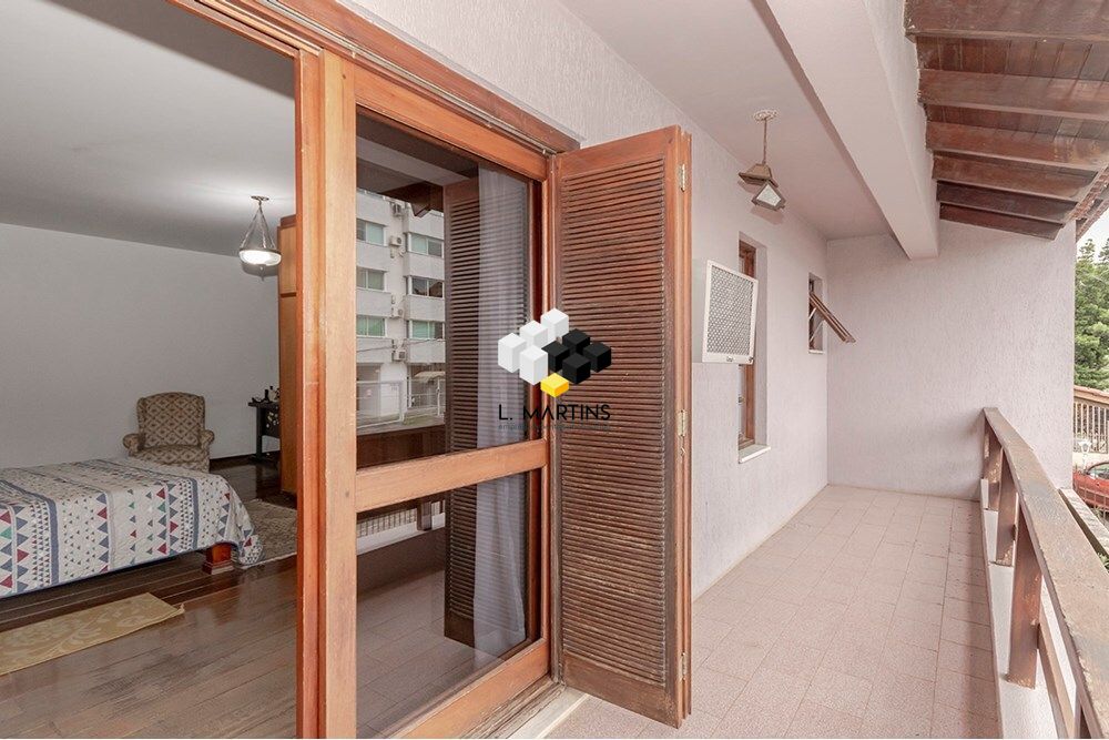 Casa de 4 quartos, 388m² no bairro Jardim Itu, em Porto Alegre | Eu Corretor