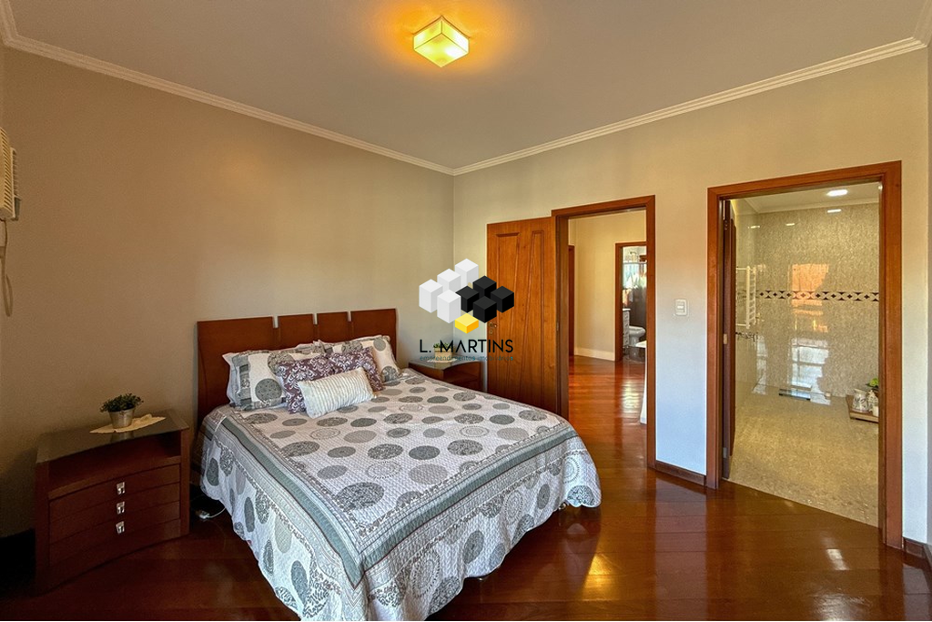 Casa à venda com 4 quartos, 328m² - Foto 47