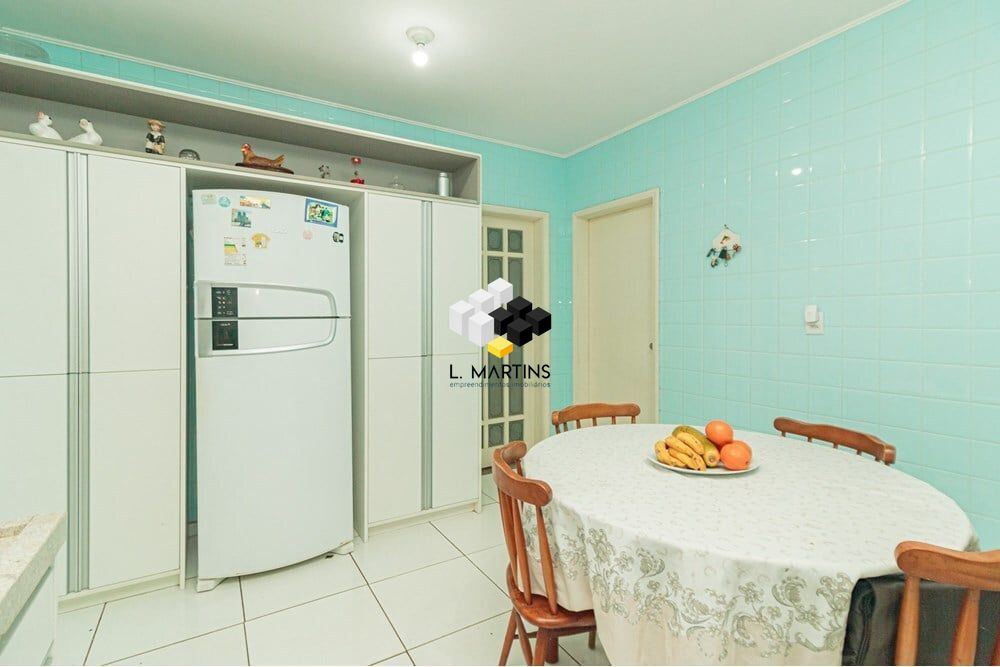 Casa de 3 quartos, 186m² no bairro Passo da Areia, em Porto Alegre | Eu Corretor