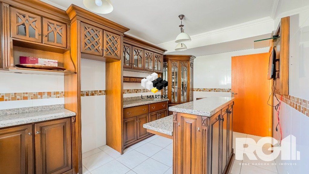 Casa de 4 quartos, 282m² no bairro Chácara das Pedras, em Porto Alegre | Eu Corretor