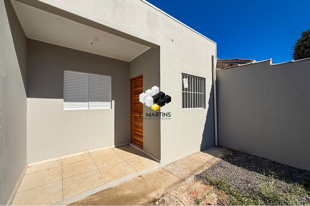 Casa à venda  no Guajuviras - Canoas, RS. Imóveis