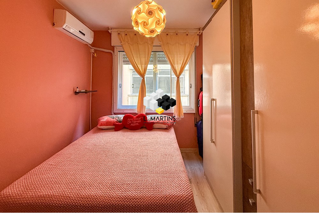 Apartamento com 1 Dormitórios à venda, 43 m² por R$ 165.000,00 Apartamento com 1 Dormitórios à venda, 43 m² por R$ 165.000,00